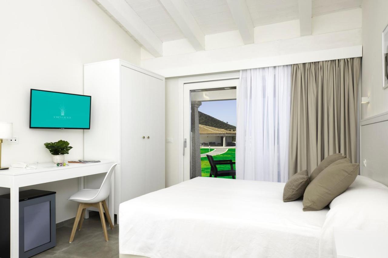 Hotel S'arena Beach La Caletta Buitenkant foto