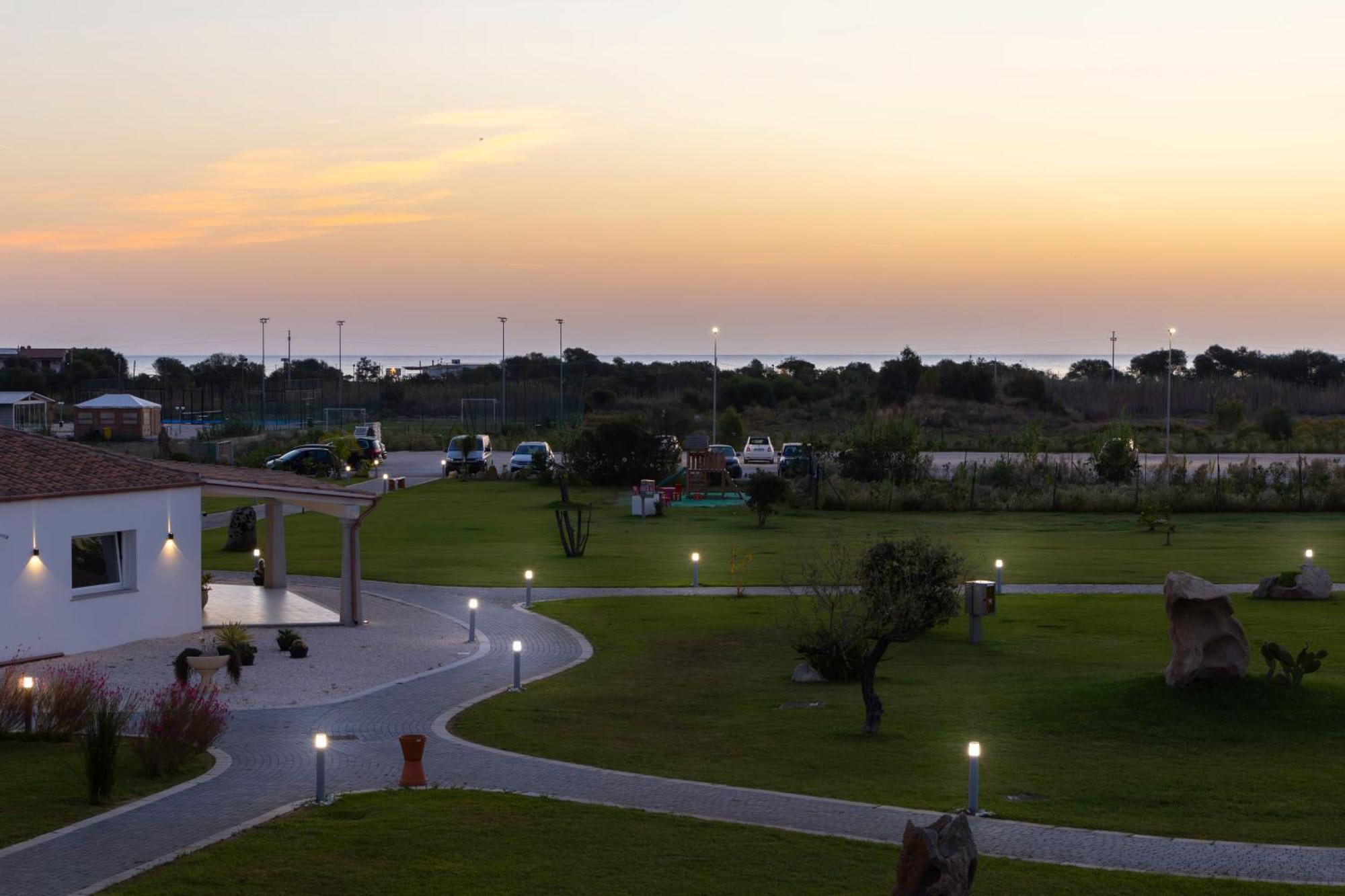 Hotel S'arena Beach La Caletta Buitenkant foto
