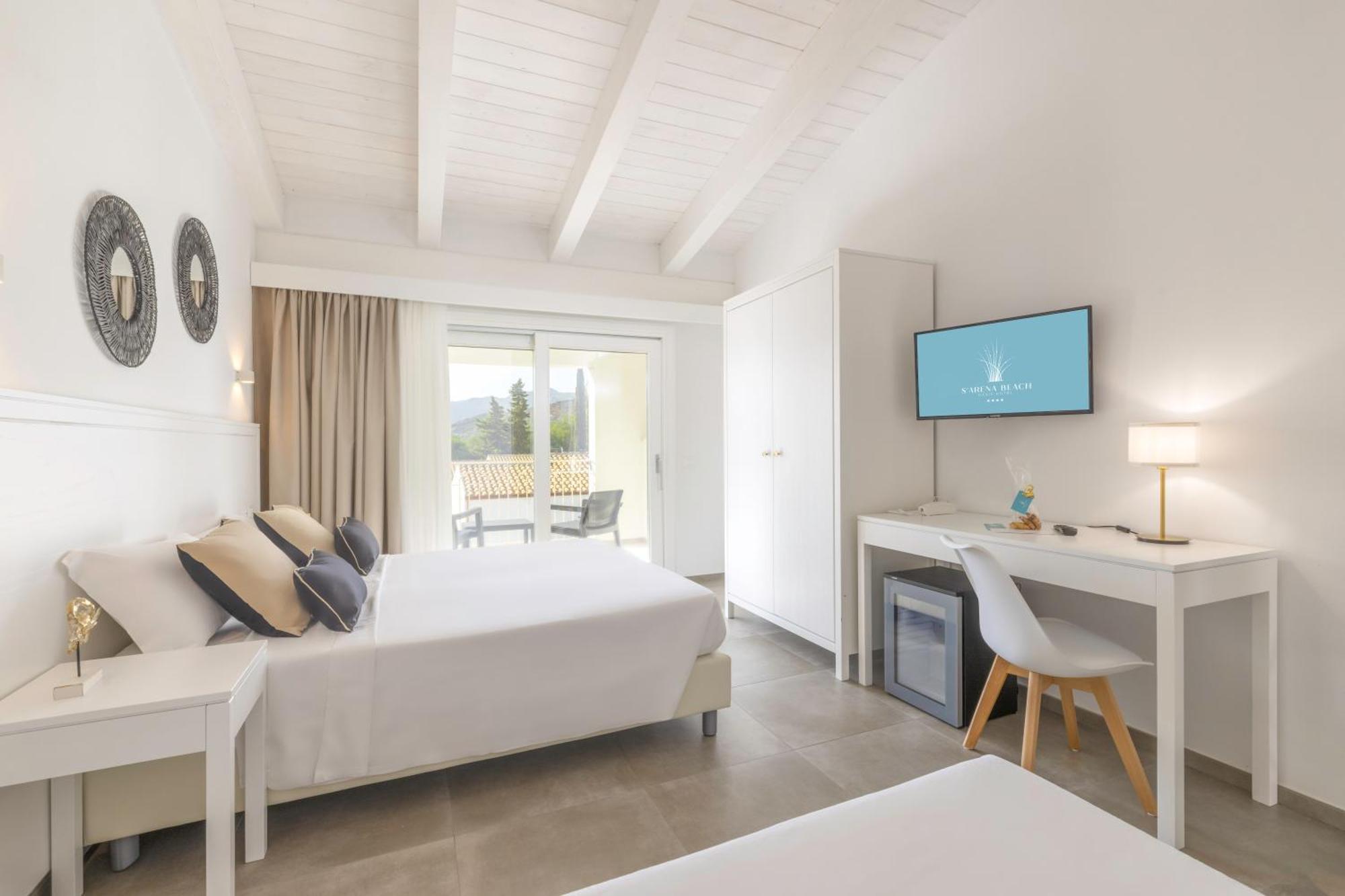 Hotel S'arena Beach La Caletta Buitenkant foto